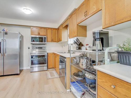 124 Hudson Cres, Bradford West Gwillimbury, ON - Indoor Photo Showing Kitchen