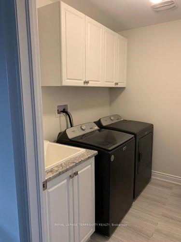 87 Big Canoe Dr, Georgina, ON - Indoor Photo Showing Laundry Room