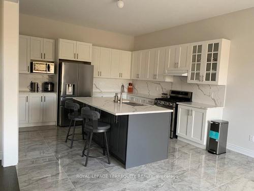 87 Big Canoe Dr, Georgina, ON - Indoor Photo Showing Kitchen