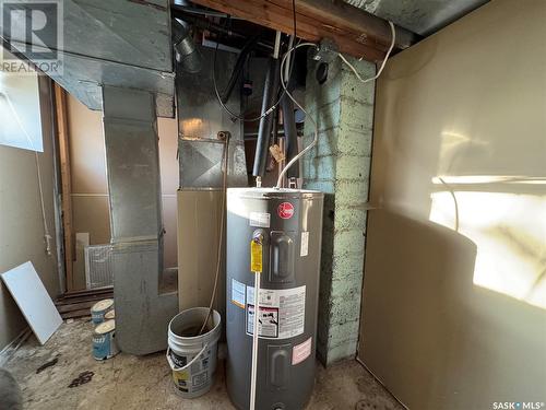 222 1St Street, Lang, SK - Indoor Photo Showing Basement