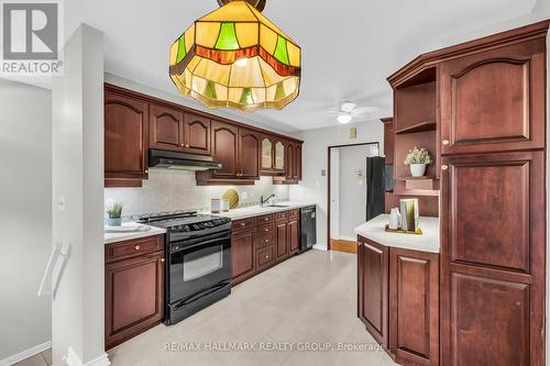 35 Bedale Drive, Ottawa, ON - Indoor Photo Showing Kitchen