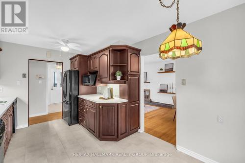 35 Bedale Drive, Ottawa, ON - Indoor Photo Showing Kitchen