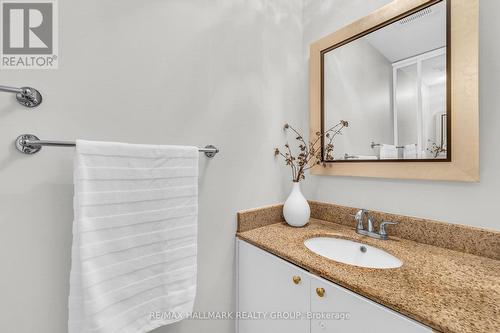 35 Bedale Drive, Ottawa, ON - Indoor Photo Showing Bathroom