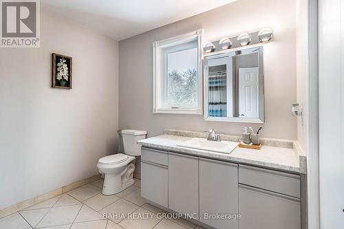 1 Glenayr Gate, Whitby, ON - Indoor Photo Showing Bathroom