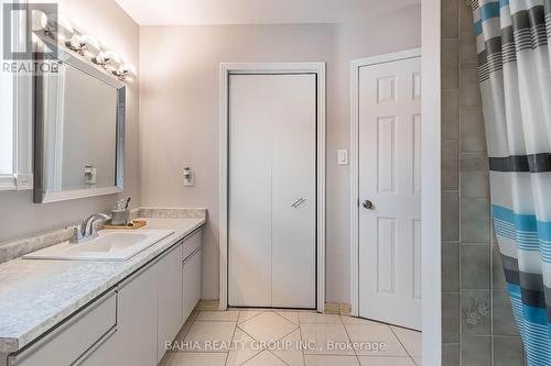 1 Glenayr Gate, Whitby, ON - Indoor Photo Showing Bathroom