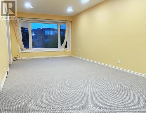 25 Glass Drive, Aurora, ON - Indoor Photo Showing Other Room