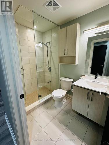 405 - 111 Worsley Street, Barrie, ON - Indoor Photo Showing Bathroom