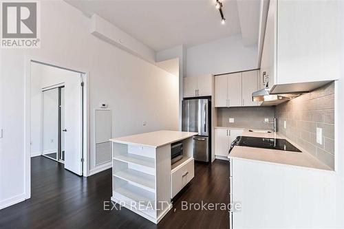 506 - 2560 Eglinton Avenue W, Mississauga, ON - Indoor Photo Showing Kitchen