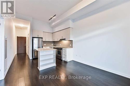 506 - 2560 Eglinton Avenue W, Mississauga, ON - Indoor Photo Showing Kitchen