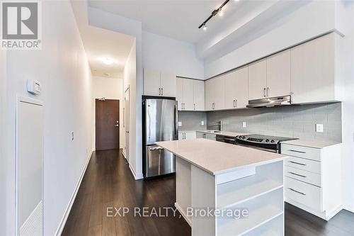 506 - 2560 Eglinton Avenue W, Mississauga, ON - Indoor Photo Showing Kitchen