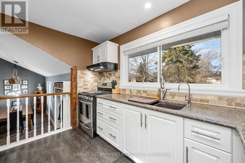 2118 Governors Road, Hamilton, ON - Indoor Photo Showing Kitchen With Upgraded Kitchen