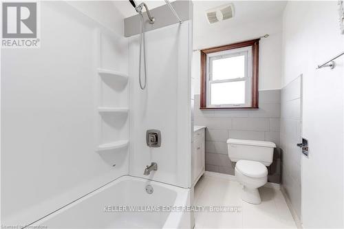 662 Harriet Street, Welland, ON - Indoor Photo Showing Bathroom