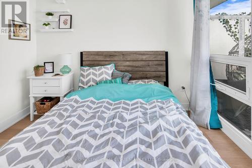 2107 - 30 Roehampton Avenue, Toronto, ON - Indoor Photo Showing Bedroom