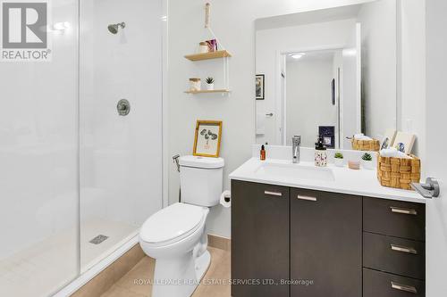 2107 - 30 Roehampton Avenue, Toronto, ON - Indoor Photo Showing Bathroom