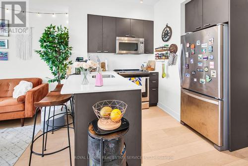 2107 - 30 Roehampton Avenue, Toronto, ON - Indoor Photo Showing Kitchen With Stainless Steel Kitchen With Upgraded Kitchen