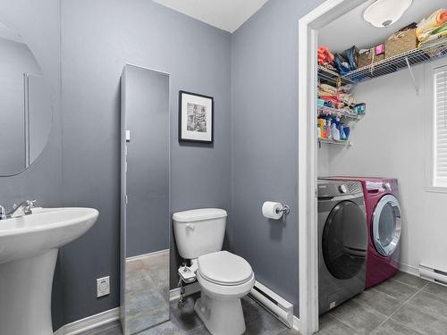 Powder room - 85 Rue De La Colonelle, Saint-Jean-Sur-Richelieu, QC - Indoor Photo Showing Laundry Room