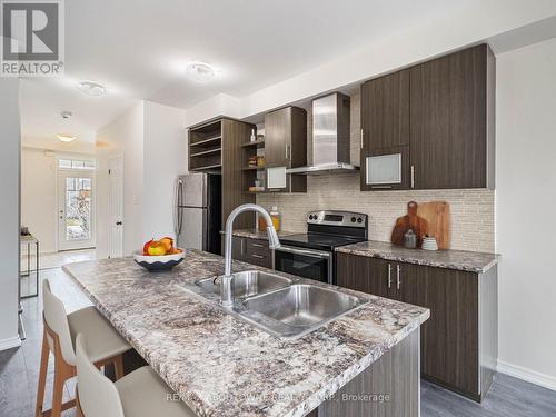 8715 Dogwood Crescent, Niagara Falls, ON - Indoor Photo Showing Kitchen With Double Sink With Upgraded Kitchen