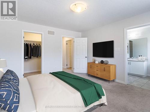 8715 Dogwood Crescent, Niagara Falls, ON - Indoor Photo Showing Bedroom