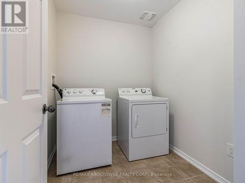 8715 Dogwood Crescent, Niagara Falls, ON - Indoor Photo Showing Laundry Room