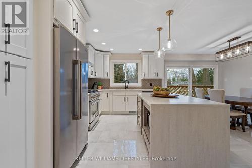 562 Grand View Avenue, London, ON - Indoor Photo Showing Kitchen With Upgraded Kitchen