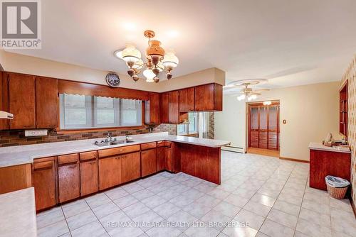 79 Four Mile Creek Road, Niagara-On-The-Lake, ON - Indoor Photo Showing Kitchen With Double Sink