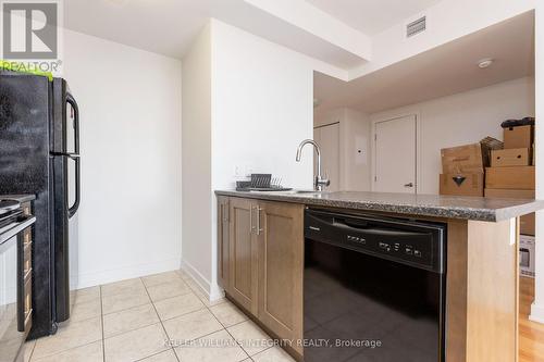 1707 - 179 Metcalfe Street, Ottawa, ON - Indoor Photo Showing Kitchen