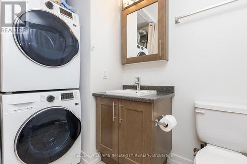 1707 - 179 Metcalfe Street, Ottawa, ON - Indoor Photo Showing Laundry Room