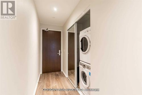 3211 - 70 Temperance Street, Toronto, ON - Indoor Photo Showing Laundry Room