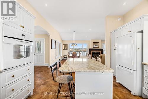 291 Concession Rd 1 Road, Alfred & Plantagenet, ON - Indoor Photo Showing Kitchen With Upgraded Kitchen