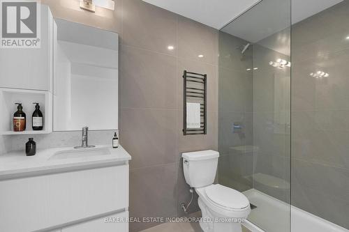 605 - 665 Queen Street E, Toronto, ON - Indoor Photo Showing Bathroom