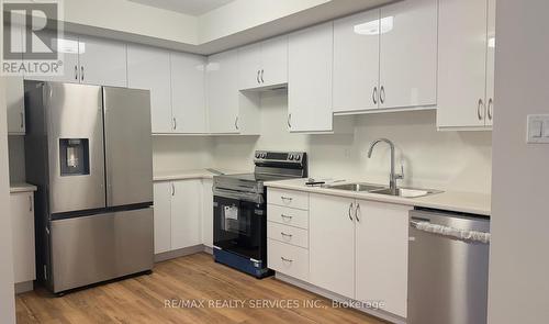 19 - 45 Fieldridge Crescent, Brampton, ON - Indoor Photo Showing Kitchen With Stainless Steel Kitchen With Double Sink