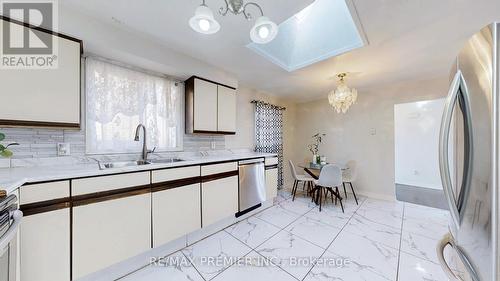 105 Fairglen Avenue, Brampton, ON - Indoor Photo Showing Kitchen With Double Sink