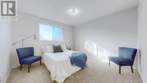 105 Fairglen Avenue, Brampton, ON - Indoor Photo Showing Bedroom