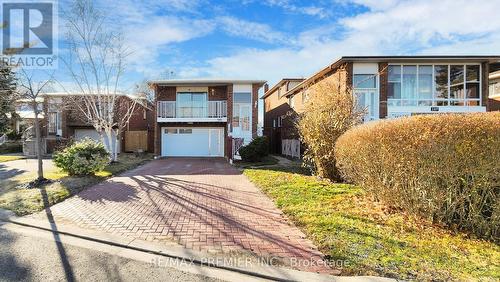 105 Fairglen Avenue, Brampton, ON - Outdoor With Facade