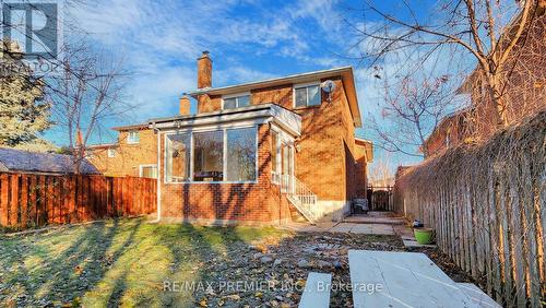 105 Fairglen Avenue, Brampton, ON - Outdoor