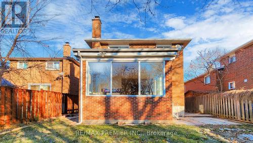 105 Fairglen Avenue, Brampton, ON - Outdoor