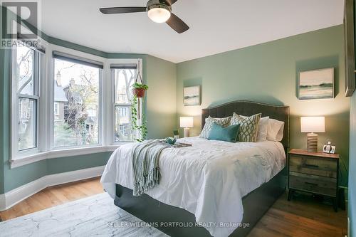 130 Sunnyside Avenue, Toronto, ON - Indoor Photo Showing Bedroom