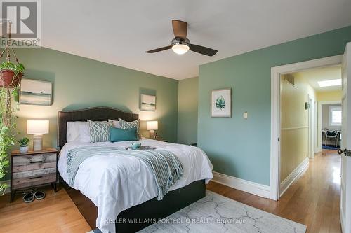 130 Sunnyside Avenue, Toronto, ON - Indoor Photo Showing Bedroom