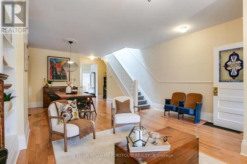 130 Sunnyside Avenue, Toronto, ON - Indoor Photo Showing Living Room