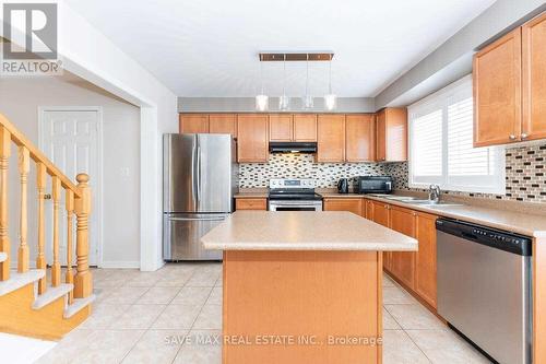 67 Decker Hollow Circle, Brampton, ON - Indoor Photo Showing Kitchen With Double Sink