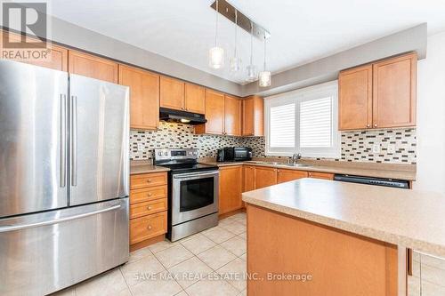 67 Decker Hollow Circle, Brampton, ON - Indoor Photo Showing Kitchen With Double Sink