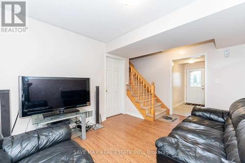 67 Decker Hollow Circle, Brampton, ON - Indoor Photo Showing Living Room