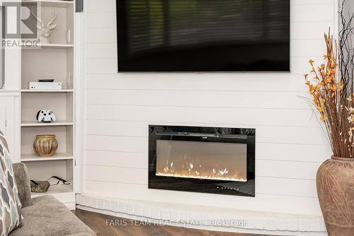 3 Artesian Avenue, East Gwillimbury, ON - Indoor With Fireplace