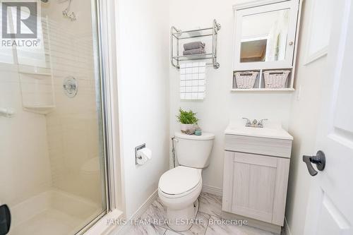 3 Artesian Avenue, East Gwillimbury, ON - Indoor Photo Showing Bathroom