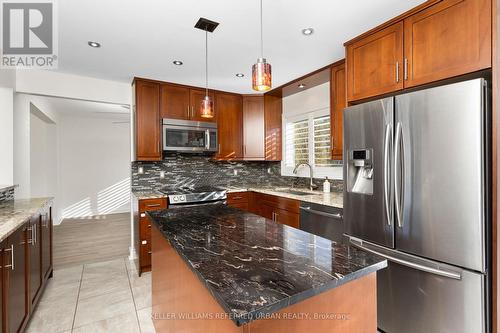 20 Beechwood Crescent W, Brampton, ON - Indoor Photo Showing Kitchen With Upgraded Kitchen