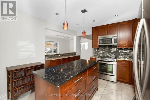 20 Beechwood Crescent W, Brampton, ON - Indoor Photo Showing Kitchen With Upgraded Kitchen