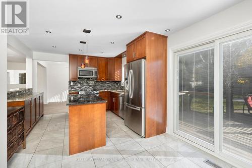 20 Beechwood Crescent W, Brampton, ON - Indoor Photo Showing Kitchen