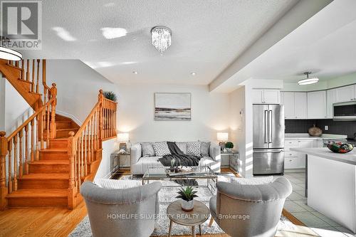 55 Samantha Crescent, Brampton, ON - Indoor Photo Showing Living Room