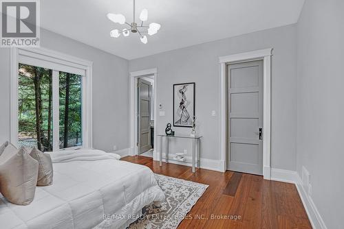 1370 Oak Lane, Mississauga, ON - Indoor Photo Showing Bedroom