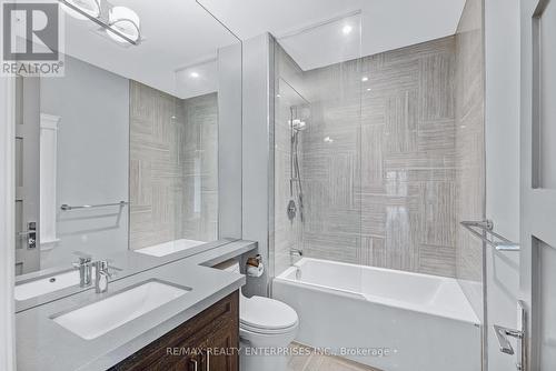 1370 Oak Lane, Mississauga, ON - Indoor Photo Showing Bathroom